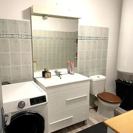 Pour 5 Voyageurs Apartment *